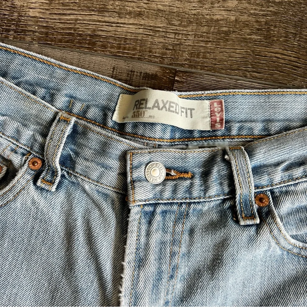 Distressed Vintage Levi’s 550 - Picture 4 of 5